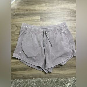Lululemon shorts size 8 women’s​